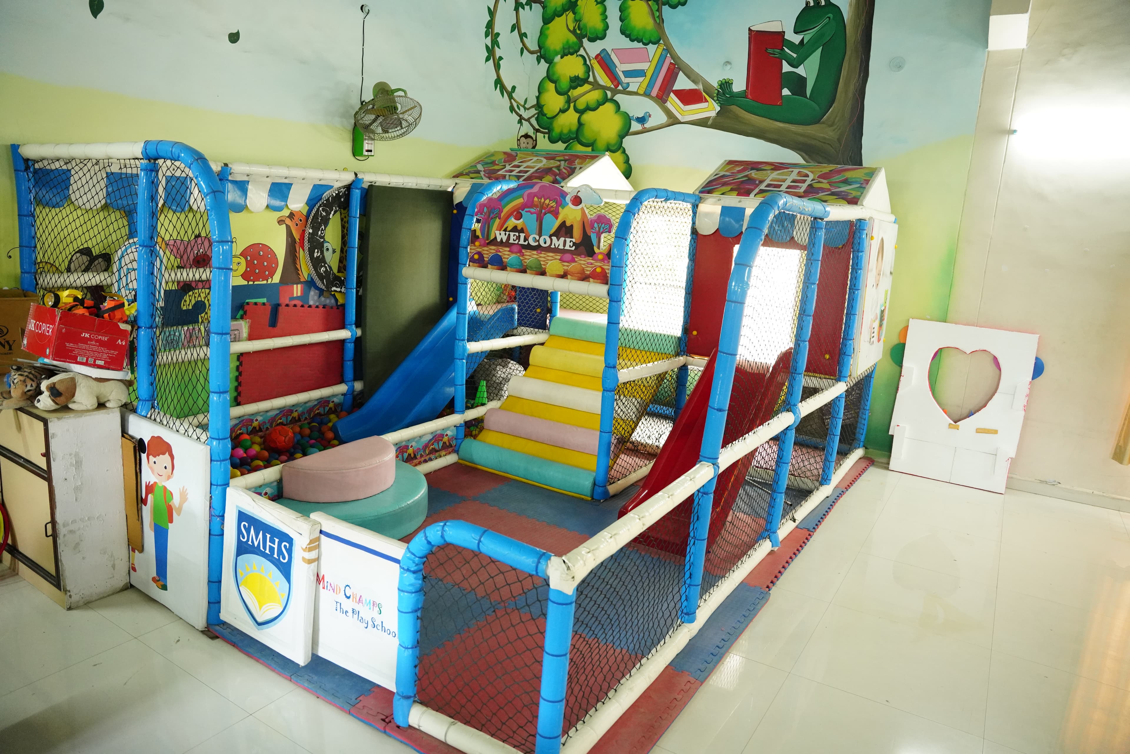 Outdoor play arena