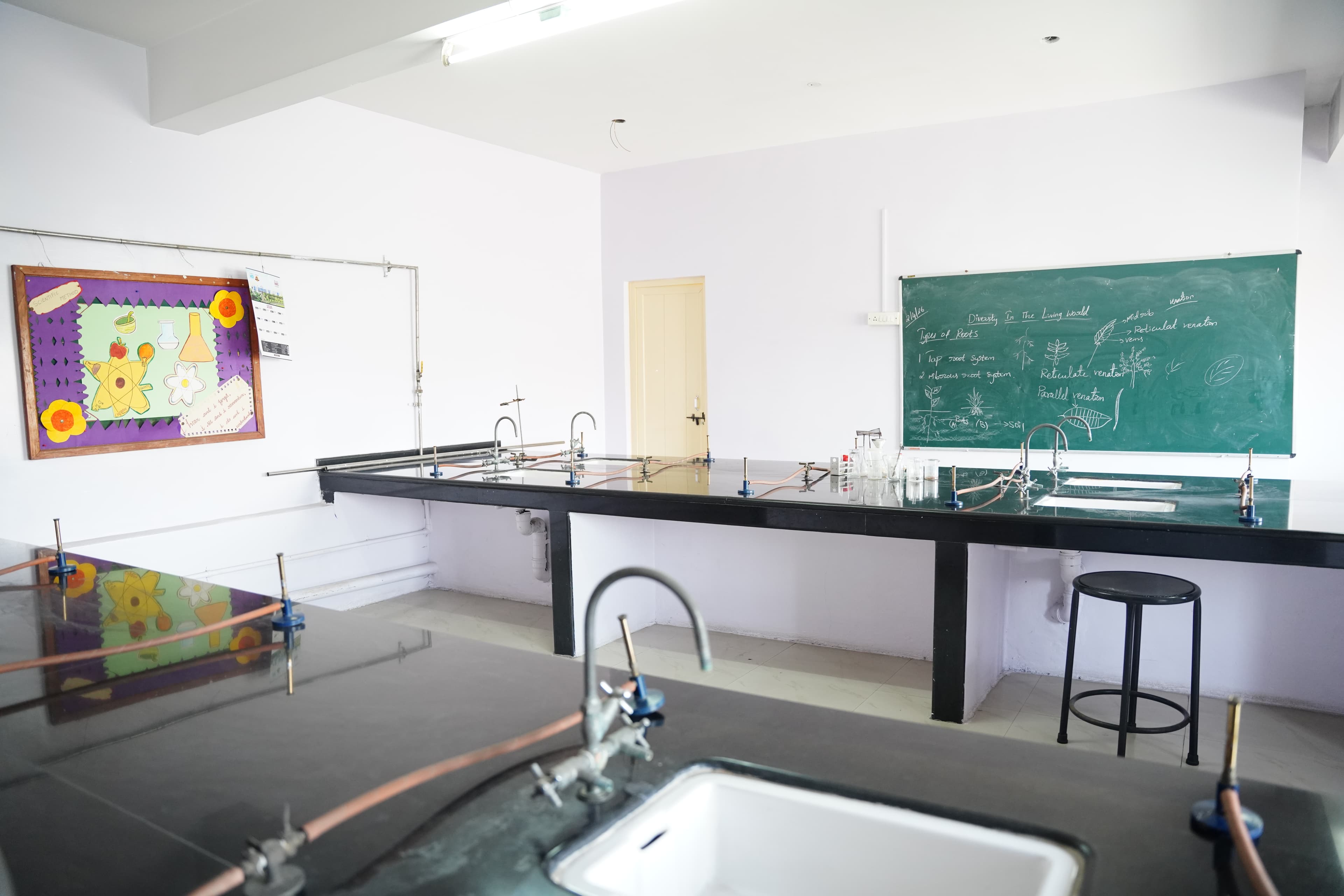 Chemistry lab apparatus and storage
